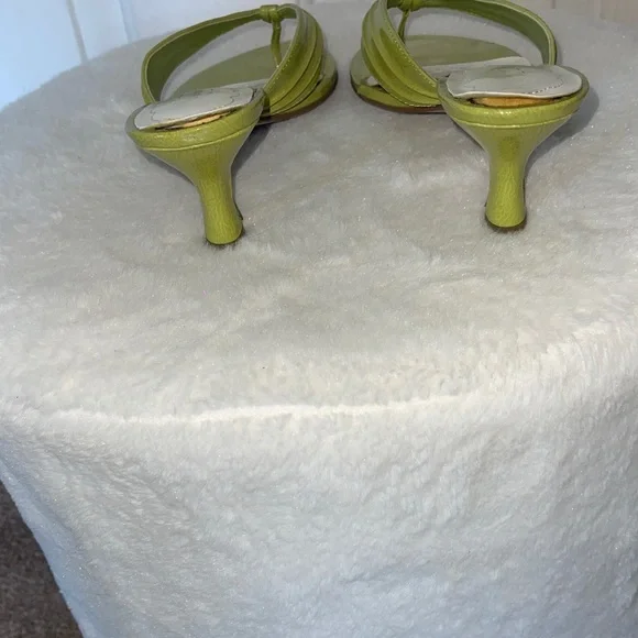 Mandee Clogs Lime Green Women's Sandals - Picture 4 of 6